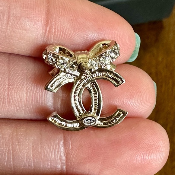 ** SOLD ** Chanel Earrings - Picture 6 of 12